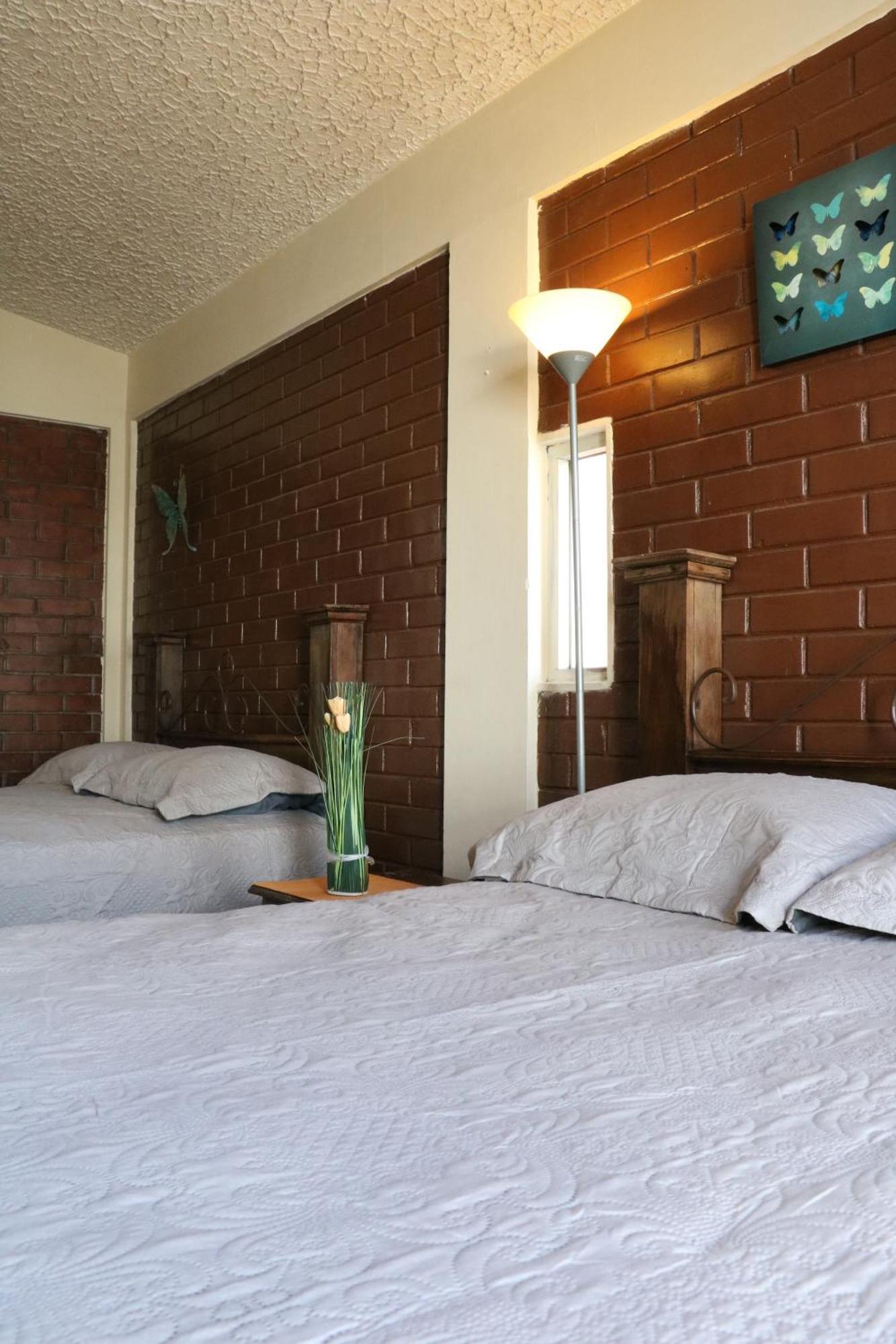 Hostal Los Volcanes Guatemala City Eksteriør bilde