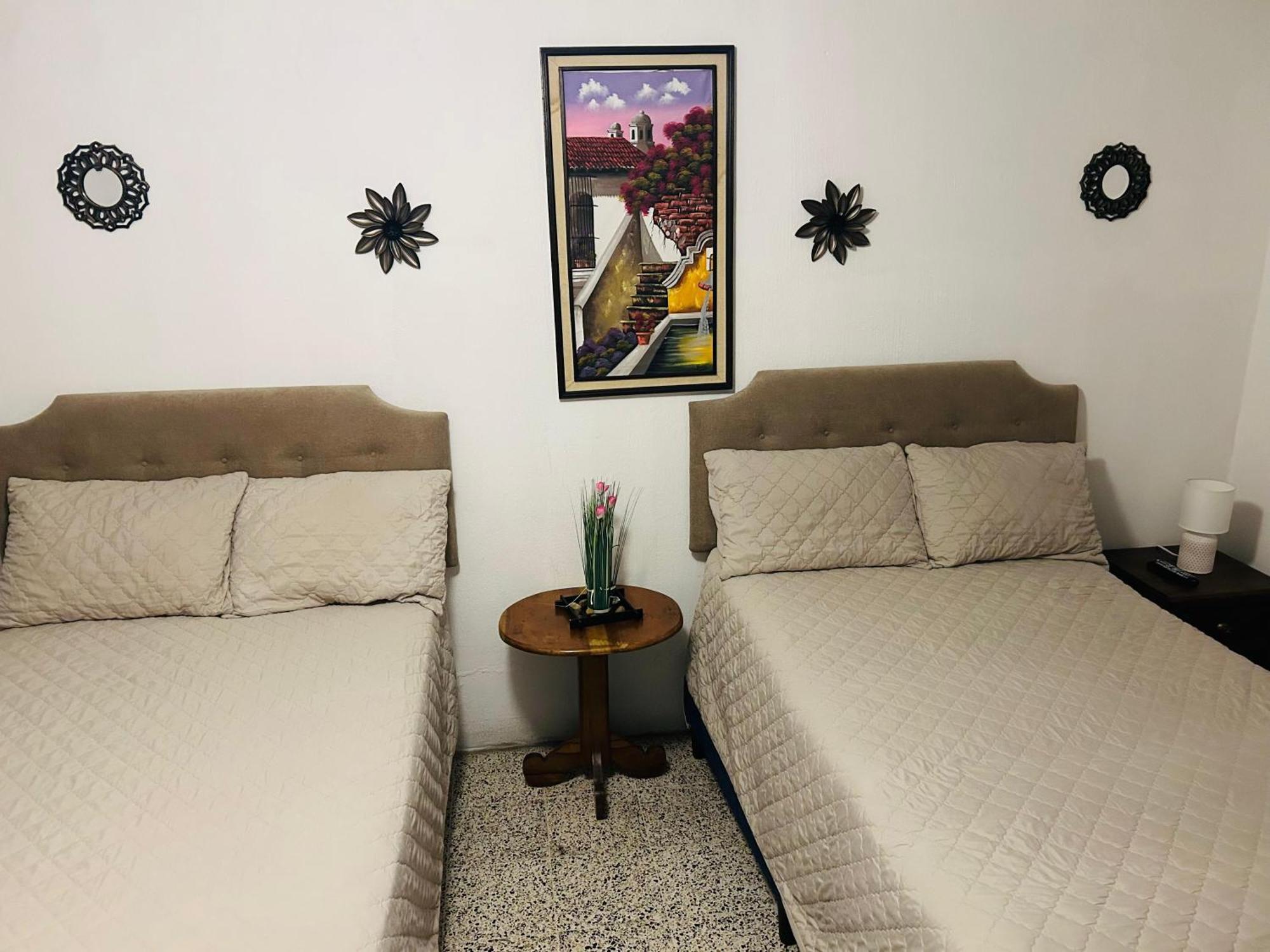 Hostal Los Volcanes Guatemala City Eksteriør bilde
